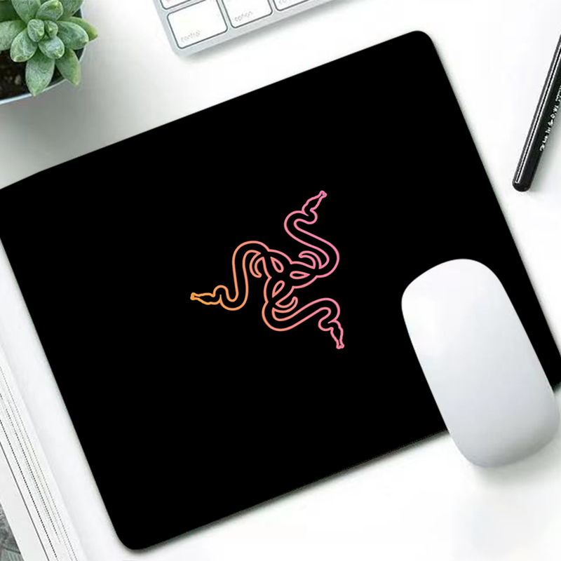 Razer Luxury Mouse Pad Anime G - Gaming Keyboard En Mouse ulasan dan harga